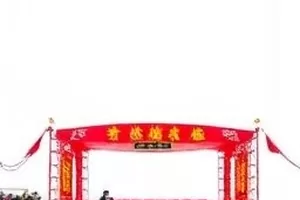 现场之外的十二人 访谈记录封面，十二个圆形头像色块